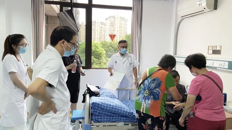 成都养老项目设备采购，价格清单背后的考量因素